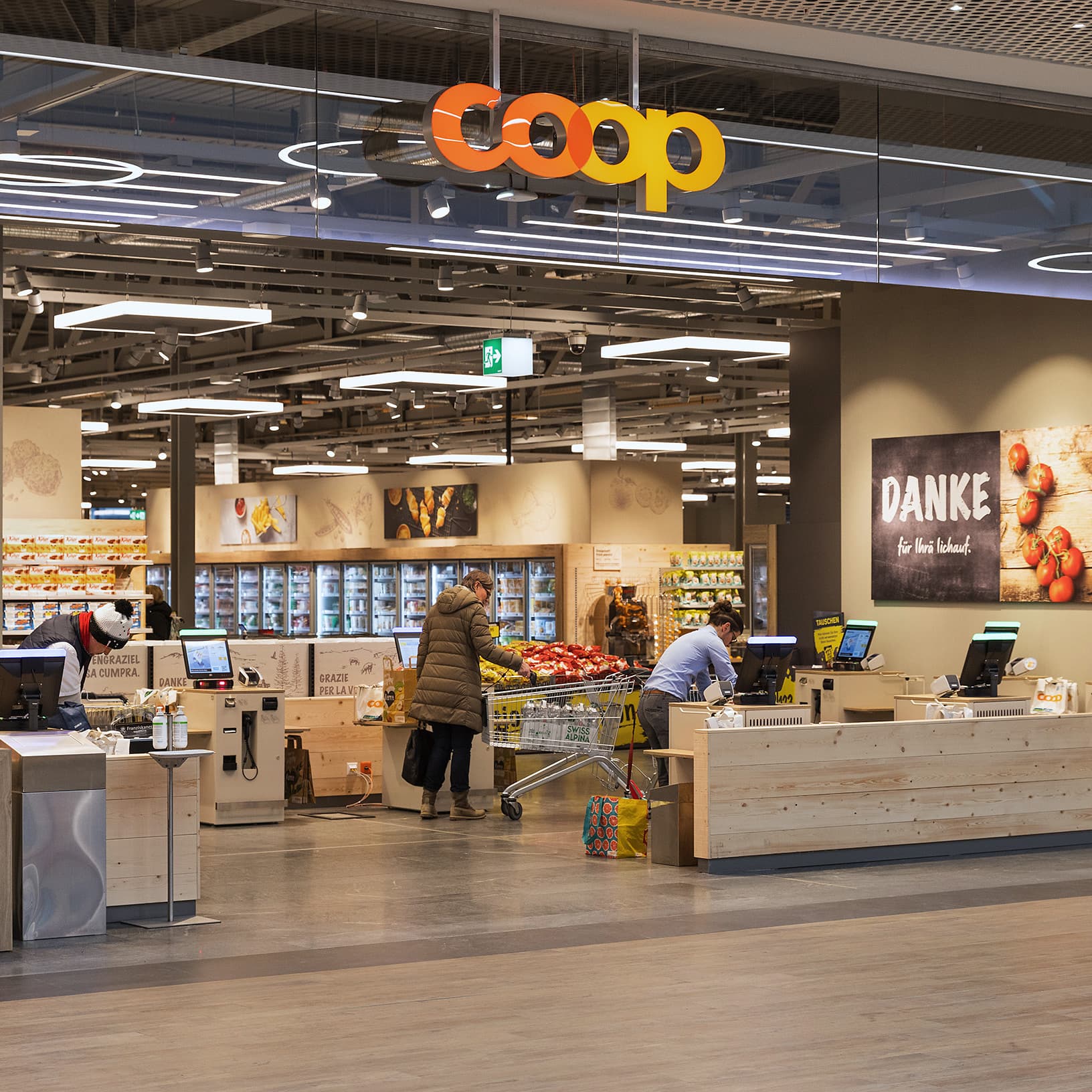 Coop Supermarkt bei The Yards in Rümlang.